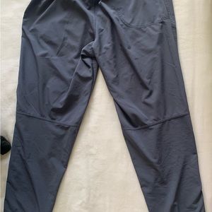 Lightweight cropped Prana pants with pockets